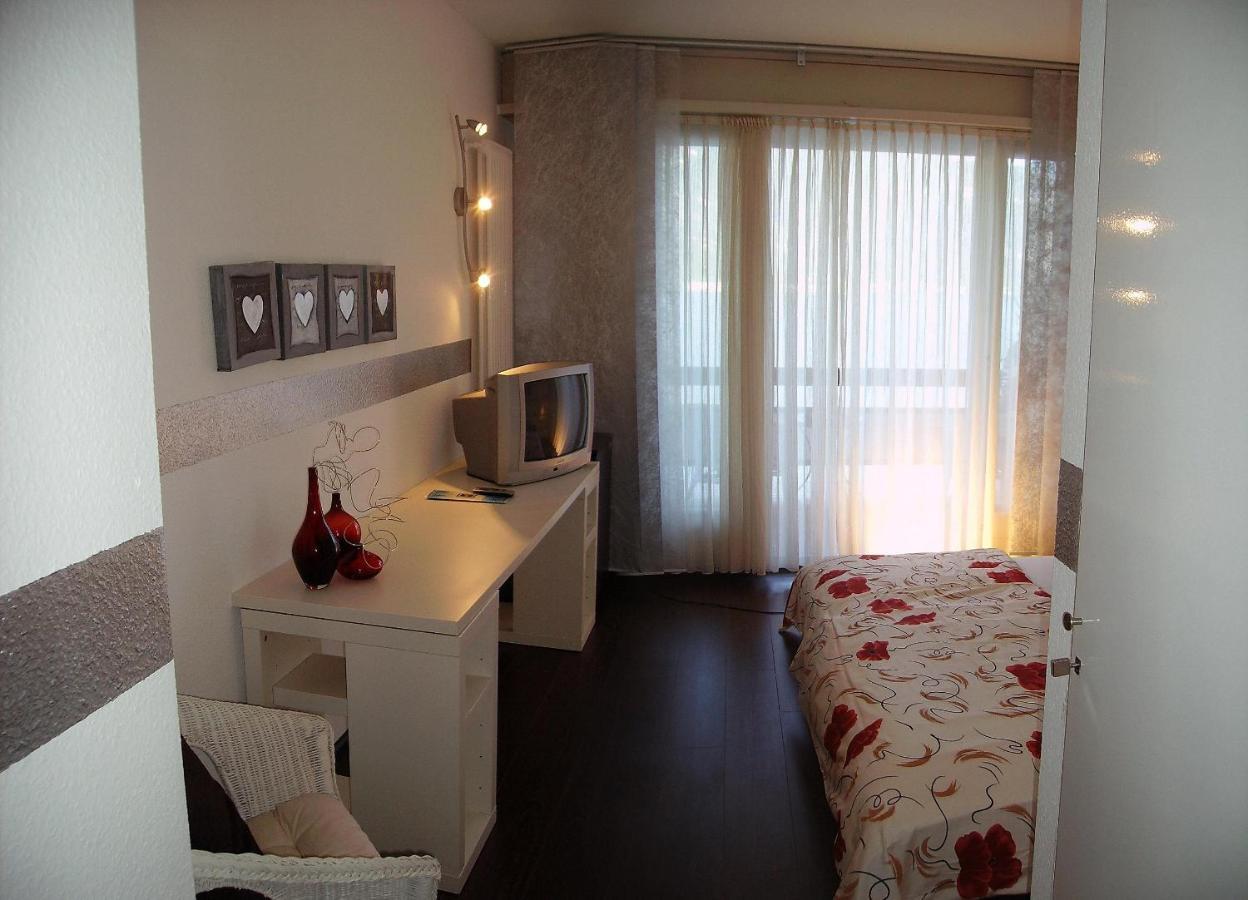 Hotel Garni Battello Melide Room photo